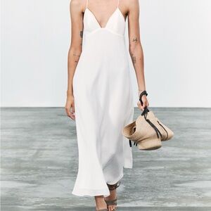 NWT white flowy Zara dress. Size XS x-small